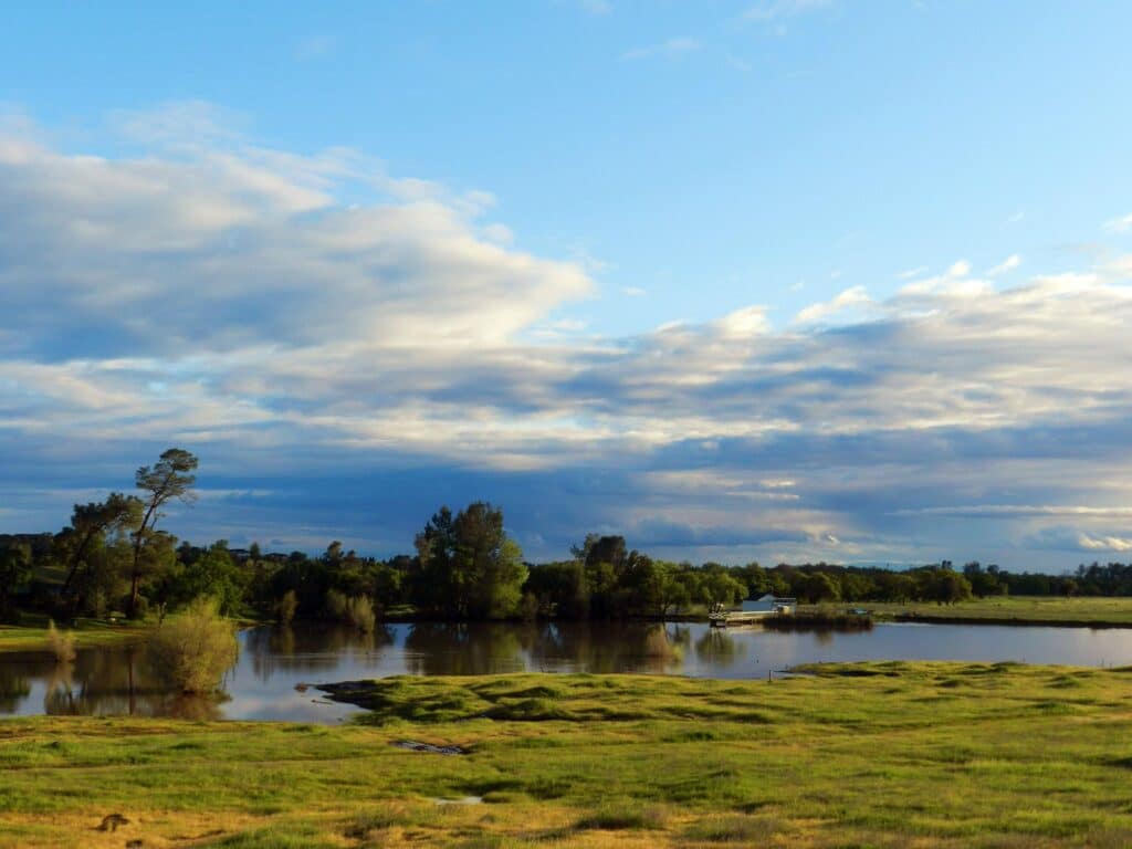 Horseshoe Lake in springtime in Bidwell Park, Chico, California